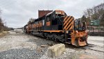 WE 7001 leads the shove toward the CSX.